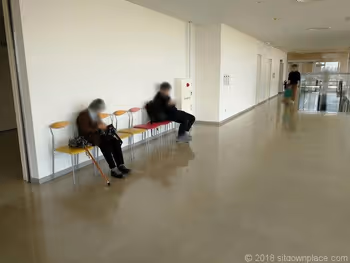 丸井北千住12樓室內的椅子