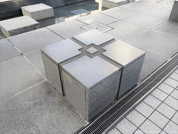 くすりやさん像・平和群像広場の写真3