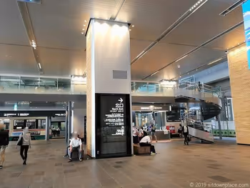 富山駅新幹線中央改札口前ライトレール乗り場付近の休憩場所