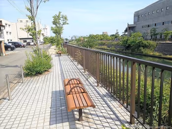 いたち川的三人座椅子