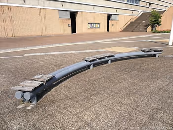富山市総合体育館前の休憩場所