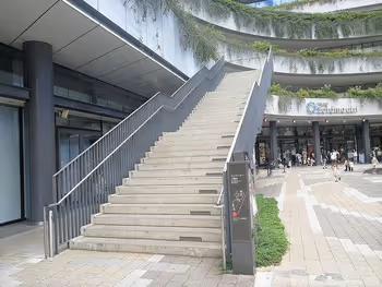 晴空街道1F晴空街道广场通往天空竞技场的楼梯