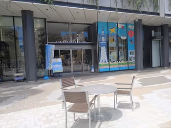 晴空街道1F晴空街道广场的桌子