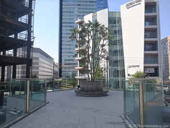 Rest area on the small island of the Step Garden on the 2nd floor of KITTE Nagoya