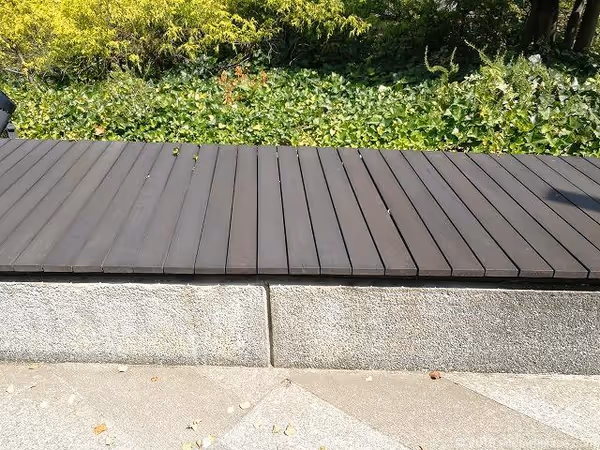 ルーセントタワー公開空地の写真4