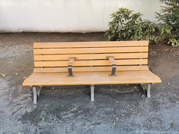 Three-seater bench in Sakamotocho Park