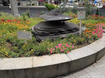 柳橋交差点付近のベンチ