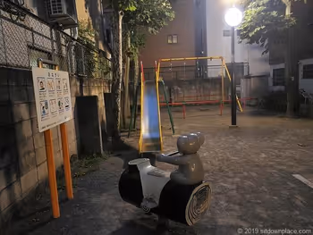 Tanuki playground equipment at Sendagi 3-chome Children's Playground