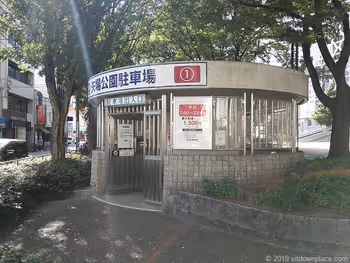 矢場公園駐車場