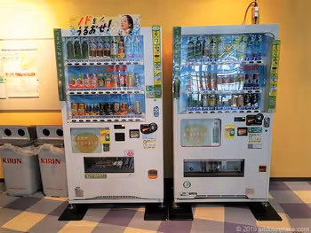 ナディアパーク8Fアートピアの自動販売機