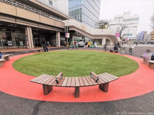 駅前広場の写真4