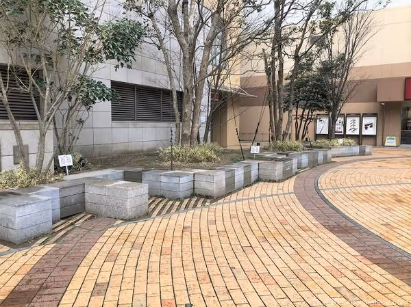 本八幡站 總站城市本八幡 廣場 休息處 的照片 2