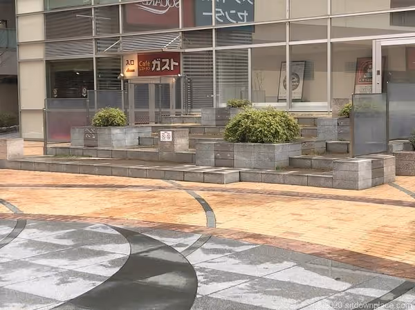 本八幡站 總站城市本八幡 廣場 休息處 的照片 3