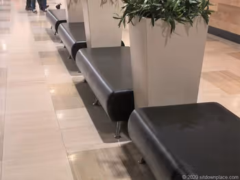 本八幡站ニッケコルトンプラザ (Nikke Colton Plaza) 2樓的休息場所3