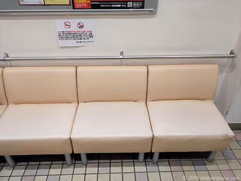 C-one B区 埃凡吉尔前的沙发