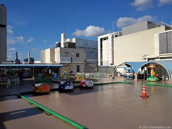 栄駅松坂屋屋上遊園のバッテリーカー広場