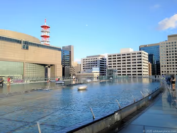 栄駅オアシス21水の宇宙船の遠路②