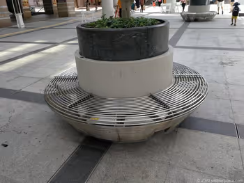 하마마츠역 갤러리 몰 소라모의 원형 벤치