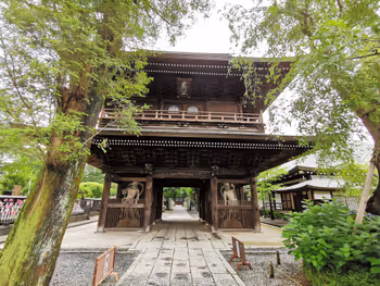 分倍河原站 高安寺 弁慶硯の井戸の入口