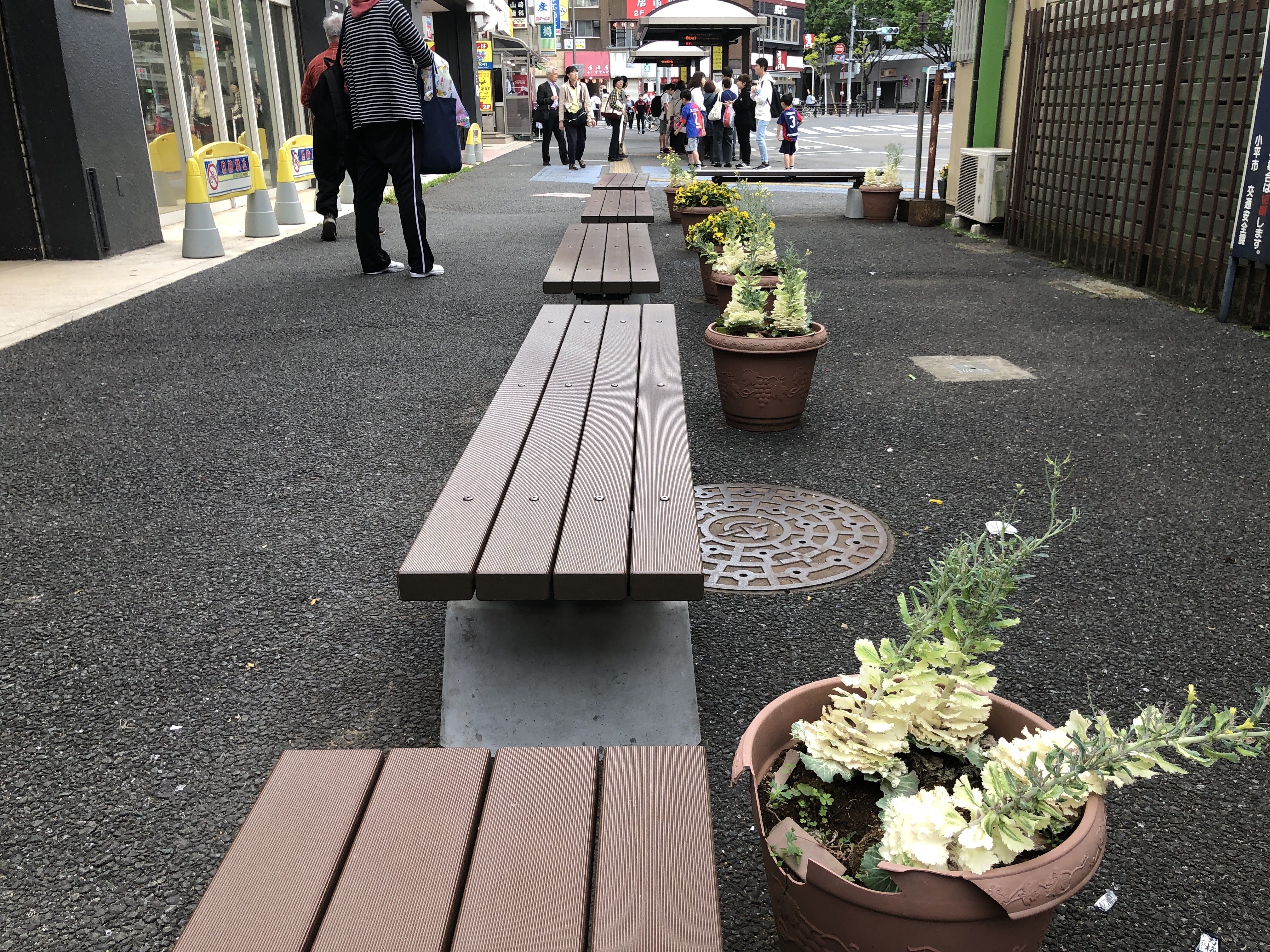 Photo of Kodaira Station | Outdoor Bench in Front of Seiyu Kodaira Store 1