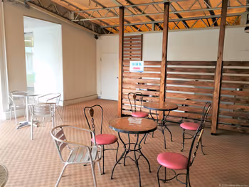 東武宇都宮駅 東武6F 屋上憩いの広場の休憩場所2