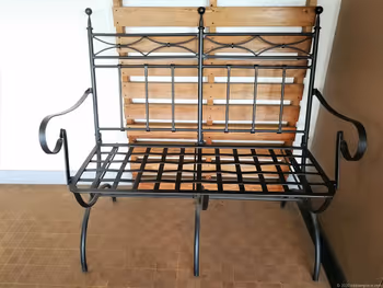 東武宇都宮駅 東武6F 屋上憩いの広場のおしゃれなベンチ