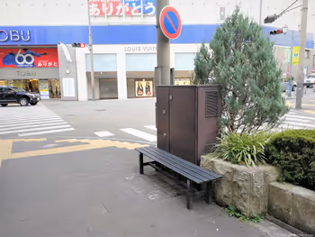 Bench on Tobu Bashamichi Street at Tobu Utsunomiya Station