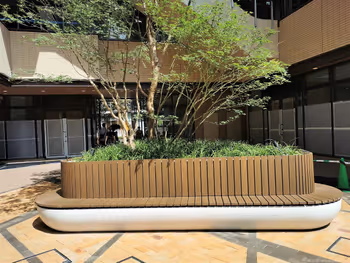 Rest area at Center Square, Kosugi 3rd Avenue, Musashi-Kosugi Station