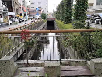 東武宇都宮駅 釜川プロムナード ロマンチックドームの休憩場所3