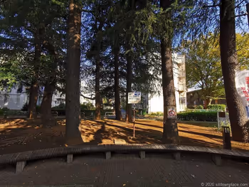 Rest area at the Fureai Promenade at Soshigaya-Okura Station