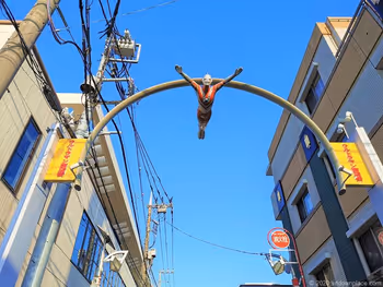 Ultraman objects around the Kanegon statue at Soshigaya-Okura Station