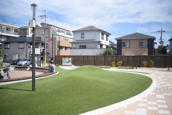 阪急長岡天神駅東口駅前広場の写真4