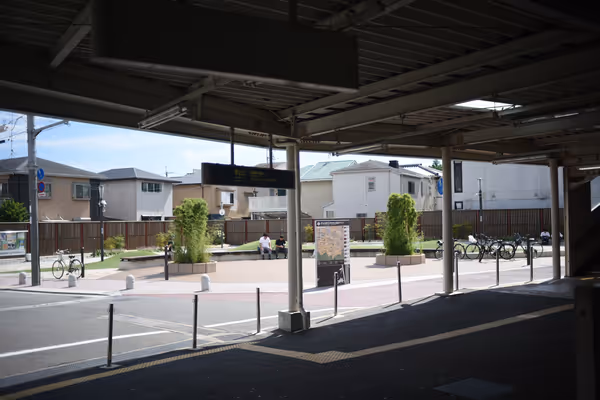 阪急長岡天神駅東口駅前広場の写真2