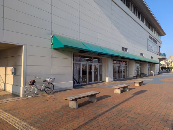 若松図書館前の写真1