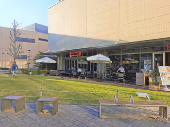교도역 테라스 가든 르네상스 부근의 휴식 장소 1