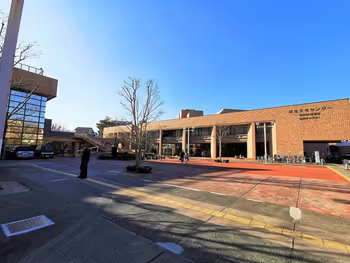 신유리가오카역 아소 구청 근처 휴식 공간 외관