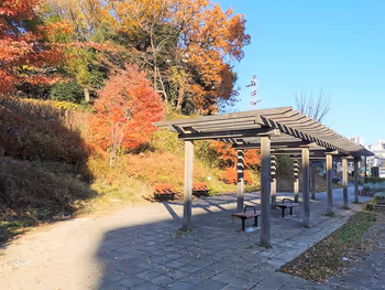 신유리가오카역 만푸쿠지 오야시로 공원 모두의 언덕 휴식 공간 2