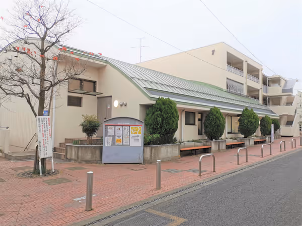 Photo of Chitose-Funabashi Station | Rest Spot in Front of Sakuragaoka Hall 1