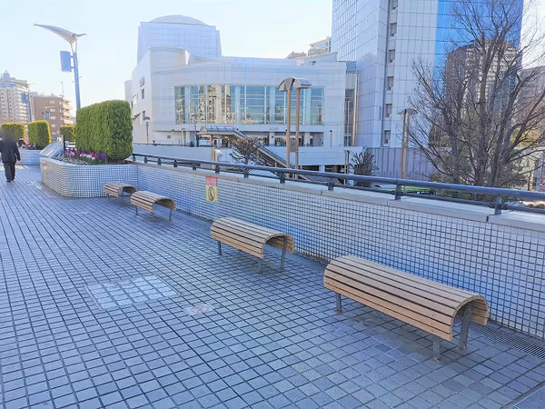 西口駅前 ペデストリアンデッキの写真2