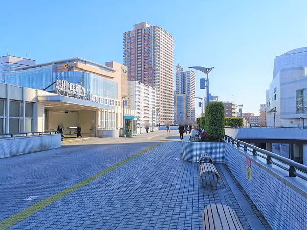 西口駅前 ペデストリアンデッキの写真1