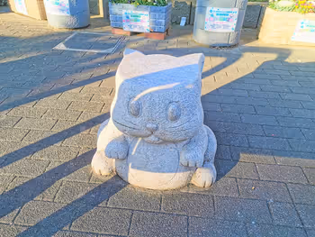 南浦和站 市民窗口旁的松鼠动物凳子