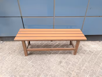 가구라자카역 스이세키 요코초의 휴식 장소 벤치