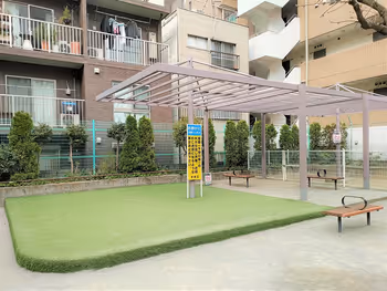 神樂坂站 榎町公園的休息場所1