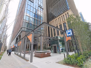 【大手町駅】丸テラ広場の休憩場所