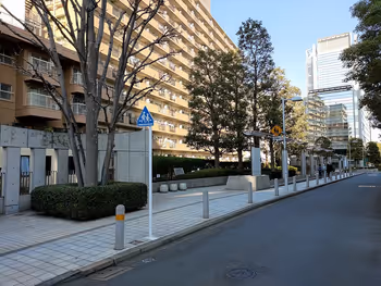 恵比寿駅 渋谷川 あいおいニッセイビル前の外観1
