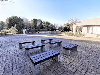 新子安站ORTO YOKOHAMA Park Plaza的休憩场所其二
