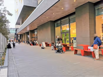 二子玉川駅ライズショッピングセンター ロータリー付近の休憩場所その1