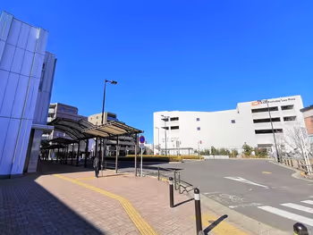 西府駅OKストア前の休憩場所その2