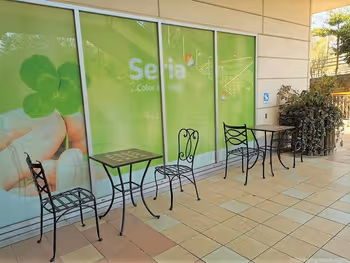 多摩センター駅クロスガーデン2F センターモールの休憩場所その1