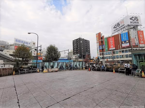 Photo of Takadanobaba Station | Rest Spot Near the Station | Roundabout Goddess Statue 3